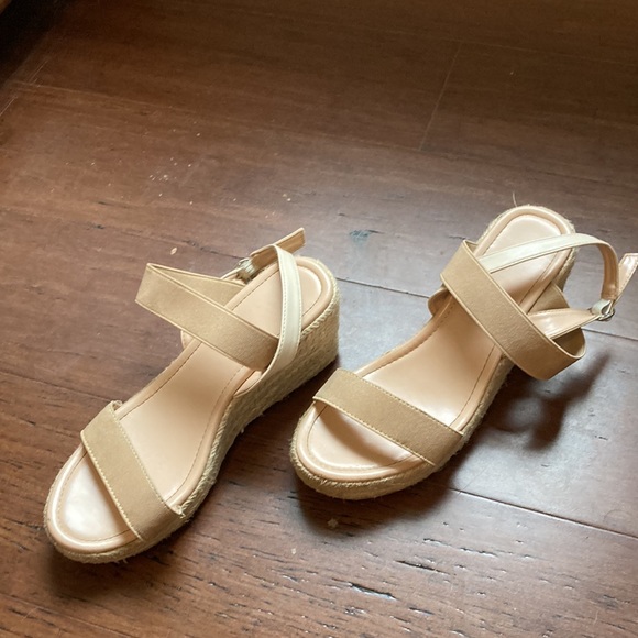 Shein especially wedge sandals - Picture 3 of 4